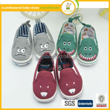 2015 neue Art und Weise nette Babyschuhe, neues Segeltuchbaby-Schuhmuster